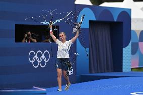 Paris 2024 - Lisa Barbelin of Team France wins bronze medal Archery