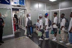 Spain sending 46 migrants to the Peninsula to decongest Ceuta's CETI