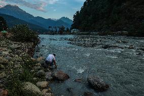 Daily Life In Pahalgam