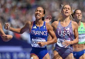 Paris 2024 - 800m - Anais Bourgoin Competing