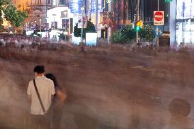 Tourist Crowd On Nanjing Road