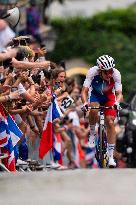 Paris 2024 - Road Race - Valenton Madouas Competing