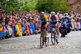 Paris 2024 - Road Race - Valenton Madouas Competing