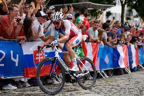 Paris 2024 - Road Race - Valenton Madouas Competing