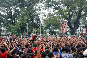 Students Renew Bangladesh Protests