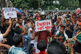 Students Renew Bangladesh Protests