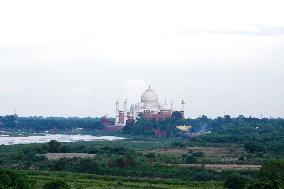 INDIA-AGRA-TAJ MAHAL