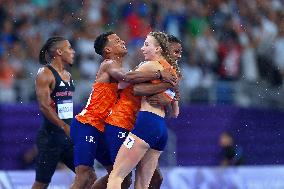 Paris 2024 - Netherlands celebrate winning the 4x4 mixed relay final