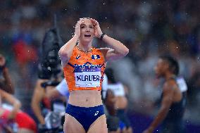 Paris 2024 - Netherlands celebrate winning the 4x4 mixed relay final