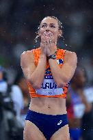 Paris 2024 - Netherlands celebrate winning the 4x4 mixed relay final