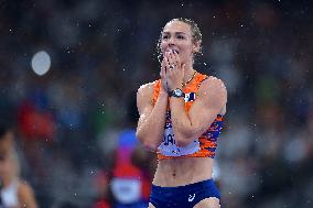 Paris 2024 - Netherlands celebrate winning the 4x4 mixed relay final