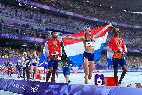 Paris 2024 - Netherlands celebrate winning the 4x4 mixed relay final