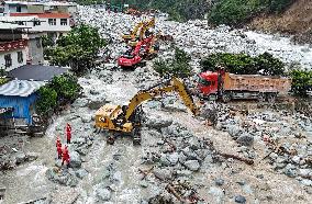 (FOCUS)CHINA-SICHUAN-KANGDING-FLASH FLOOD-MUDSLIDE-RESCUE (CN)