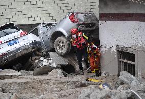 (FOCUS)CHINA-SICHUAN-KANGDING-FLASH FLOOD-MUDSLIDE-RESCUE (CN)