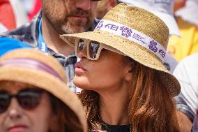 Paris 2024 - Eva Mendes and Ryan Gosling at Equestrian at Chateau de Versailles