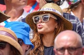 Paris 2024 - Eva Mendes and Ryan Gosling at Equestrian at Chateau de Versailles