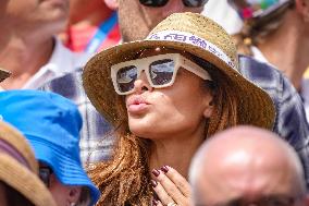 Paris 2024 - Eva Mendes and Ryan Gosling at Equestrian at Chateau de Versailles