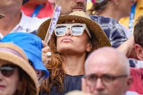 Paris 2024 - Eva Mendes and Ryan Gosling at Equestrian at Chateau de Versailles