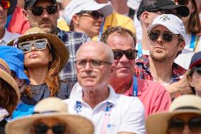 Paris 2024 - Eva Mendes and Ryan Gosling at Equestrian at Chateau de Versailles