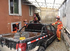 (FOCUS)CHINA-SICHUAN-KANGDING-FLASH FLOOD-MUDSLIDE-RESCUE (CN)