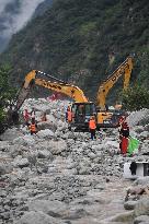 (FOCUS)CHINA-SICHUAN-KANGDING-FLASH FLOOD-MUDSLIDE-RESCUE (CN)