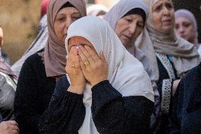 Funeral of Palestinian paramedic to wounds by Israeli attack - West Bank