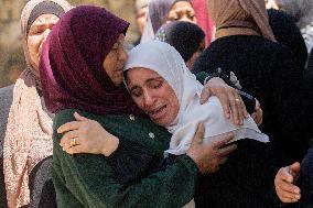 Funeral of Palestinian paramedic to wounds by Israeli attack - West Bank