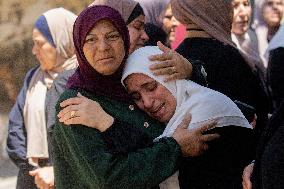 Funeral of Palestinian paramedic to wounds by Israeli attack - West Bank