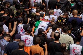 Funeral of Palestinian paramedic to wounds by Israeli attack - West Bank