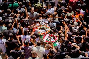 Funeral of Palestinian paramedic to wounds by Israeli attack - West Bank