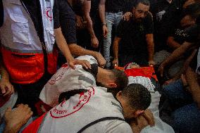 Funeral of Palestinian paramedic to wounds by Israeli attack - West Bank