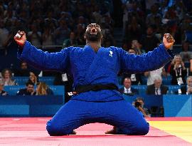 Paris 2024 - France Judo team wins Gold