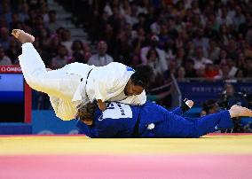 Paris 2024 - France Judo team wins Gold