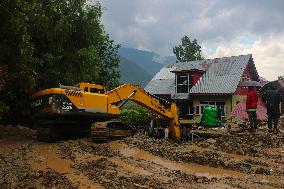 Srinagar-Leh Highway Closed As Cloudburst Triggers Mudslides In Ganderbal