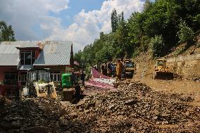 Srinagar-Leh Highway Closed As Cloudburst Triggers Mudslides In Ganderbal