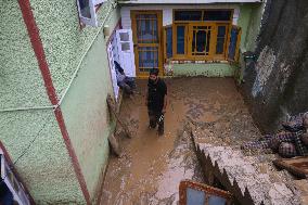 Srinagar-Leh Highway Closed As Cloudburst Triggers Mudslides In Ganderbal