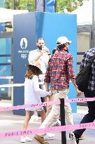 Paris 2024 - Ryan Gosling, Eva Mendes And Daughters Arrive At Bercy Arena