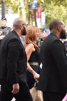 Paris 2024 - Ryan Gosling, Eva Mendes And Daughters Arrive At Bercy Arena