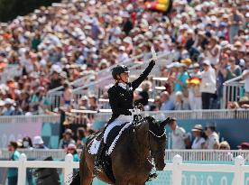 (PARIS2024)FRANCE-VERSAILLES-OLY-EQUESTRIAN