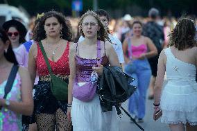 Taylor Swift Fans At Last Poland Concert