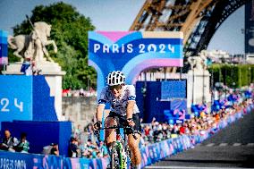 Paris 2024 - Road Race - Kristen Faulkner Wins Gold