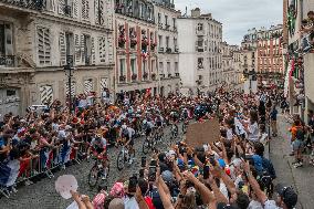 Paris 2024 - Fans Cheer During The Men's Road Race