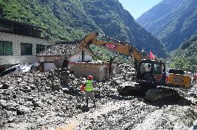 (FOCUS)CHINA-SICHUAN-KANGDING-FLASH FLOOD-ROAD RESTORATION (CN)