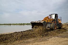 CHINA-XINJIANG-TARIM RIVER-FLOOD CONTROL-WATER LEVEL ALERT  (CN)