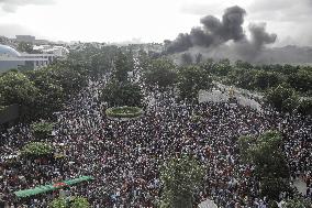 Bangladeshi People Celebrate After PM Fleeing - Dhaka