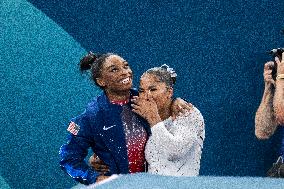 Paris 2024 - Simone Biles And Jordan Chiles Celebrate Their Medals