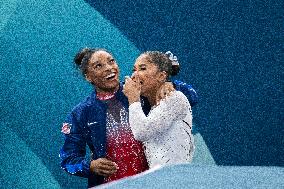 Paris 2024 - Simone Biles And Jordan Chiles Celebrate Their Medals