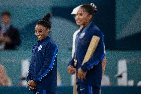 Paris 2024 - Gymnastics Floor - Podium Ceremony