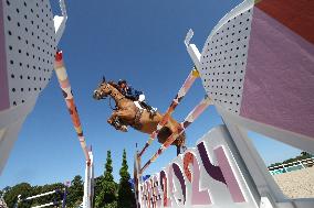 (PARIS2024)FRANCE-VERSAILLES-OLY-EQUESTRIAN