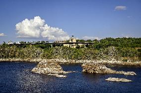 Water level drops in Dnipro River in Zaporizhzhia